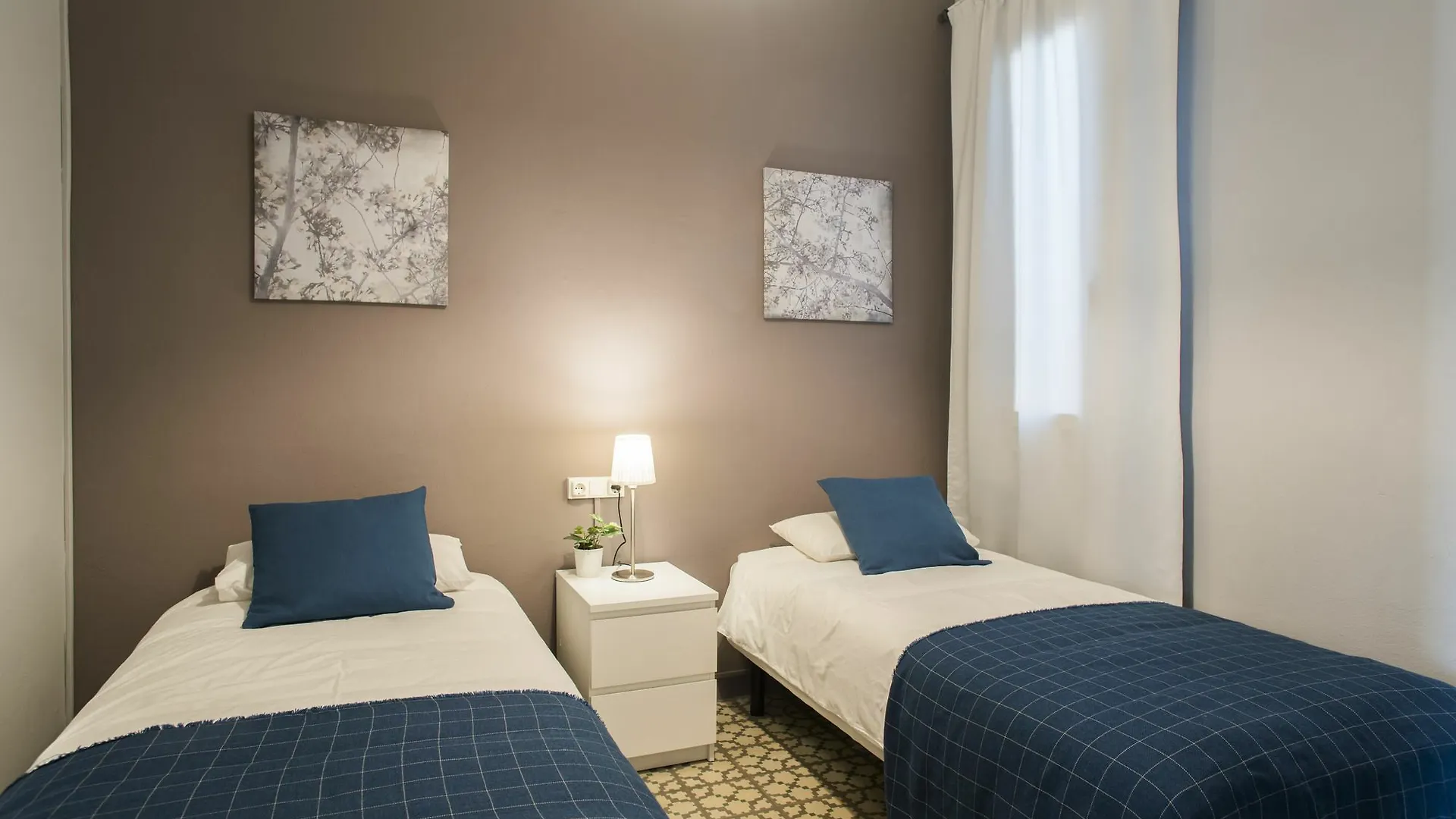 Barcelonaguest Apartamento 0*, Barcelona