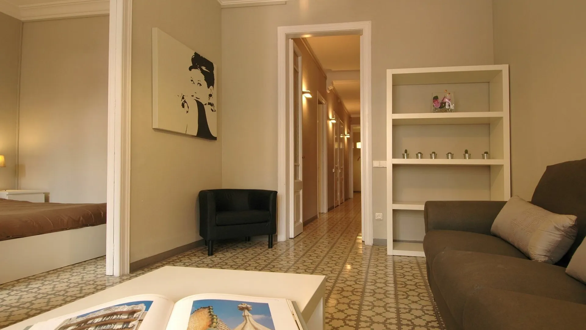 Barcelonaguest Apartamento 0*, Barcelona